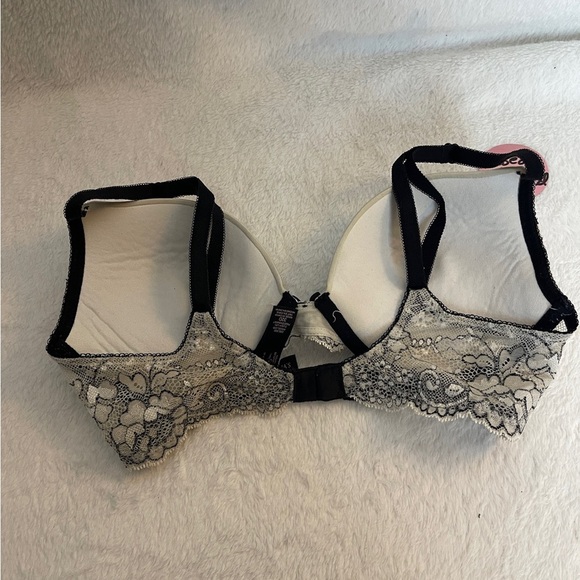 Victoria's Secret Floral Lace Bra - Black and Cream - Picture 2 of 3